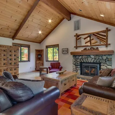 Tahoe Woods - Tahoe Park Cabin W Hot Tub, Fireplace, Near Skiing!